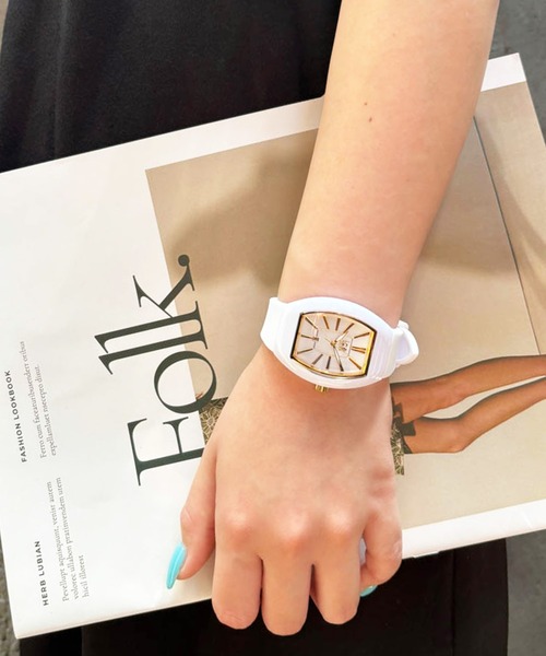 ICE WATCH(アイスウォッチ)の「「Ice-Watch アイスウォッチ」ICE boliday - アイスボリディ ドーム 全7色(アナログ腕時計・レディース・オレンジ/レインボー/ホワイト系1/ホワイト系2/ブラック系1/ブラック系2/ブラック系3・FREE)」の2枚目の写真
