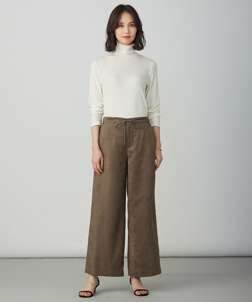 J.PRESS(ジェイプレス)の「マイクロライトスエード ワイド パンツ(その他パンツ・レディース・ネイビー系/ダークブラウン系/ブラウン系・T15/T13)」の15枚目の写真