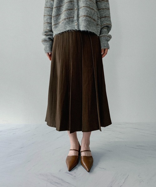 on:nue（オンニュ）の「【on:nue】[着用動画あり！/3色展開/2サイズ展開] ハイウエストプリーツスカート（スカート・レディース・ブラック/ブラウン/グレー・MEDIUM/SMALL）」の4枚目の写真
