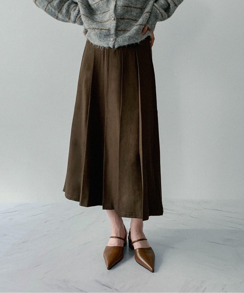 on:nue（オンニュ）の「【on:nue】[着用動画あり！/3色展開/2サイズ展開] ハイウエストプリーツスカート（スカート・レディース・ブラック/ブラウン/グレー・MEDIUM/SMALL）」の5枚目の写真