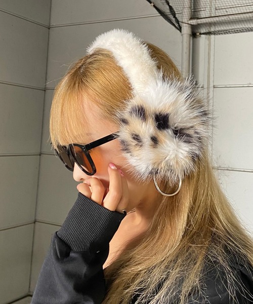 rire(リル)の「ヒョウ柄イヤーマフラー(イヤーマフ・レディース・グレー/アイボリー/ベージュ・FREE)」の4枚目の写真