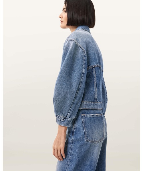 ALLSAINTS(オールセインツ)の「LUCA CROPPED DENIM JACKET | LUCA クロップド デニム ジャケット(デニムジャケット・レディース・インディゴブルー・4/6/8)」の9枚目の写真