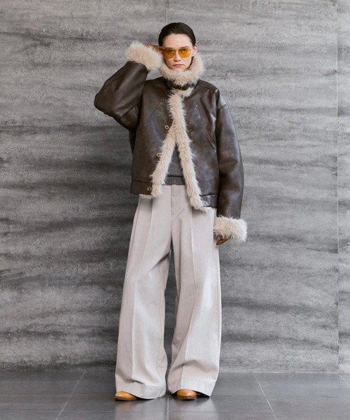 soerte（ソエルテ）の「Stand Collar Fur-Trimmed B-3 Jacket / スタンドカラーB-3ムートンジャケット（ムートンコート・メンズ・ブラック/ブラウン・1/2/3）」の10枚目の写真