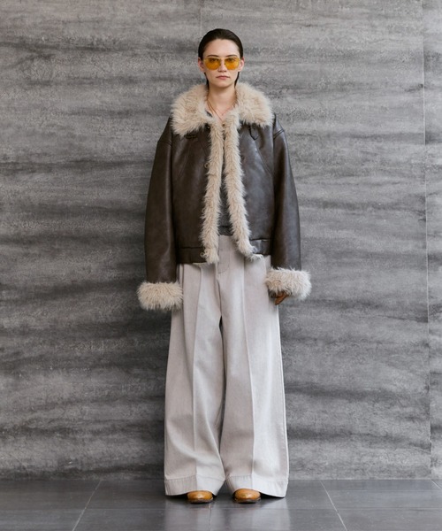 soerte（ソエルテ）の「Stand Collar Fur-Trimmed B-3 Jacket / スタンドカラーB-3ムートンジャケット（ムートンコート・メンズ・ブラック/ブラウン・1/2/3）」の8枚目の写真