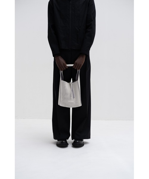 LASTFRAME(ラストフレーム)の「KYOTO METALLIC REVERSIBLE TASUKI TOTE SMALL(ショルダーバッグ・レディース・グレー系その他/シルバー系その他・SMALL)」の13枚目の写真