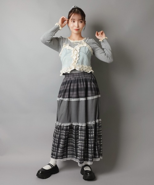 SPINNS(スピンズ)の「フリルネックリボンニット(ニット/セーター・レディース・ブラック/グレー/アイボリー/ネイビー/ワイン・ONESIZE)」の11枚目の写真