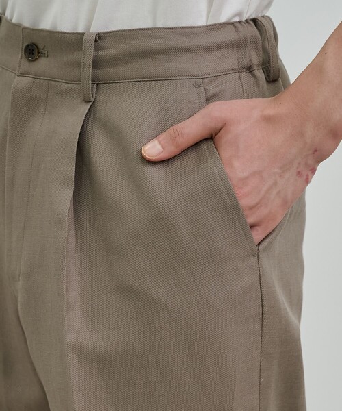 UNITED TOKYO（ユナイテッドトウキョウ）の「WOOL LINEN 1タックスラックス（その他パンツ・メンズ・グレイッシュベージュ/ブラック・1/2）」の6枚目の写真