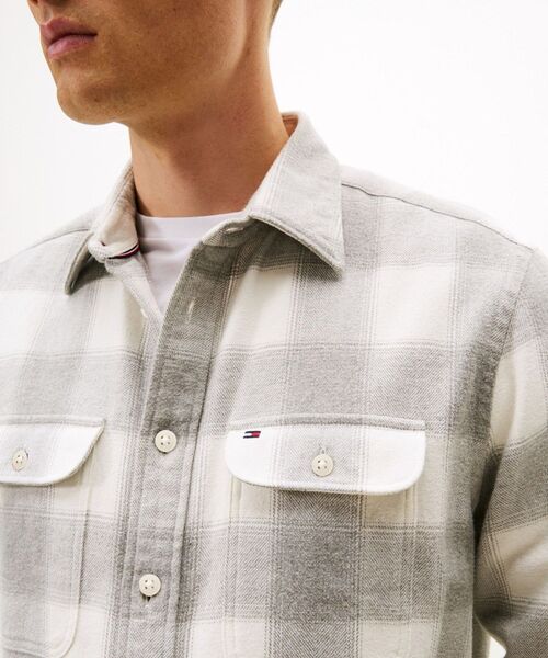 TOMMY HILFIGER（トミーヒルフィガー）の「フランネルチェックシャツジャケット（シャツ/ブラウス・メンズ・ホワイト・SMALL/X-LARGE/MEDIUM/LARGE）」の2枚目の写真