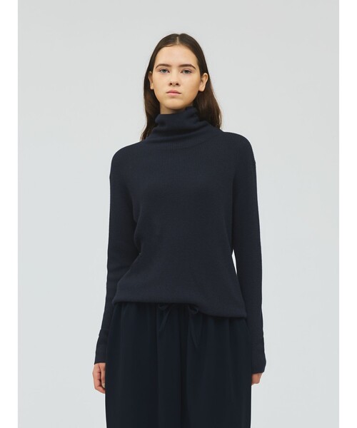 mizuiroind（ミズイロインド）の「mizuiro ind ボタン付きリブハイネックプルオーバー（ニット/セーター・レディース・ブラック/アイボリー/ネイビー/ブラウン/グレー・FREE）」の5枚目の写真