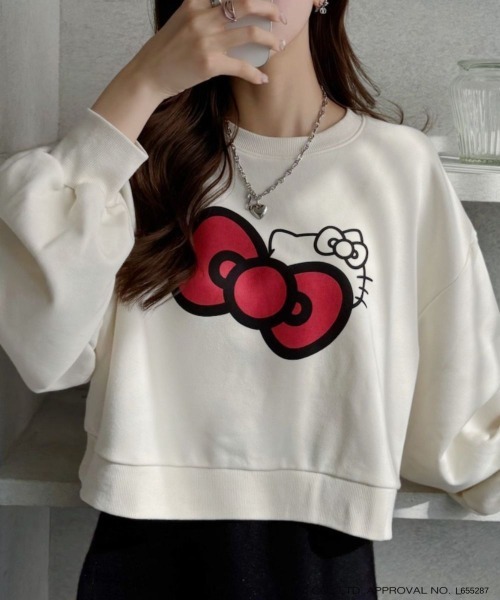 TREOVER(トレオーバー)の「≪HELLO KITTY≫ リボンデザインショートプルオーバー(Tシャツ/カットソー・レディース・チャコール/オートミール/アイボリー・FREE)」の3枚目の写真