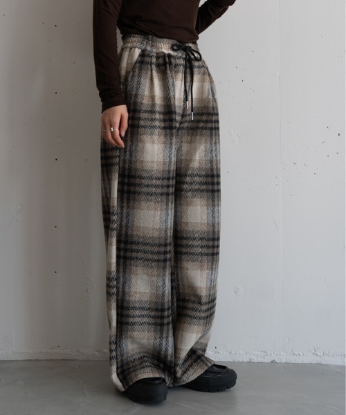 hwyl（ヒュイル）の「起毛チェック柄タックワイドパンツ（その他パンツ・レディース・ホワイト系その他/ブルー系その他・FREE）」の8枚目の写真