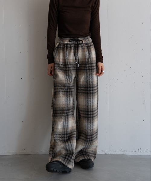 hwyl（ヒュイル）の「起毛チェック柄タックワイドパンツ（その他パンツ・レディース・ホワイト系その他/ブルー系その他・FREE）」の9枚目の写真