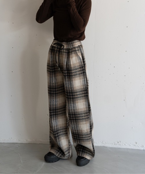 hwyl（ヒュイル）の「起毛チェック柄タックワイドパンツ（その他パンツ・レディース・ホワイト系その他/ブルー系その他・FREE）」の12枚目の写真