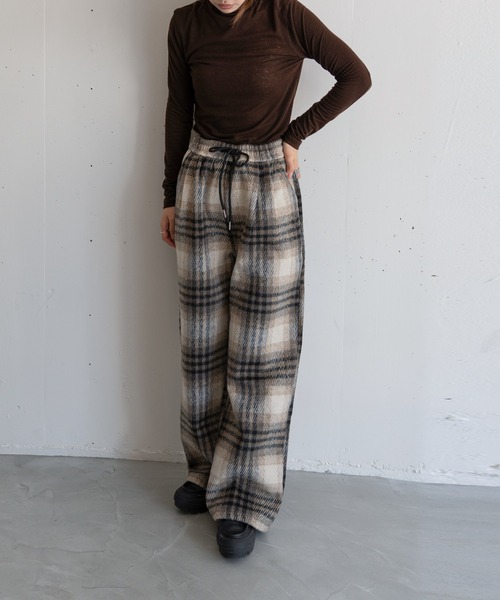 hwyl（ヒュイル）の「起毛チェック柄タックワイドパンツ（その他パンツ・レディース・ホワイト系その他/ブルー系その他・FREE）」の13枚目の写真