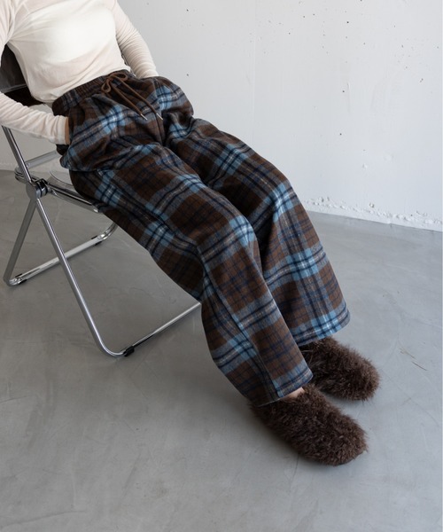 hwyl（ヒュイル）の「起毛チェック柄タックワイドパンツ（その他パンツ・レディース・ホワイト系その他/ブルー系その他・FREE）」の18枚目の写真