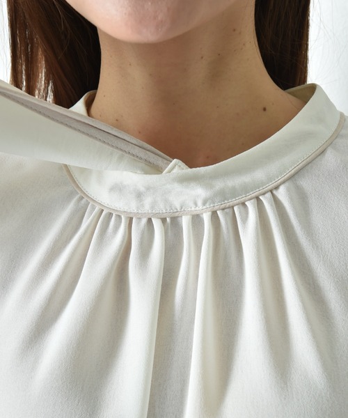 INTERPLANET（インタープラネット）の「【UV・接触冷感】ポーラチーフタイ袖２ＷＡＹブラウス（シャツ/ブラウス・レディース・ベージュ/オフホワイト/ブラック・FREE）」の5枚目の写真