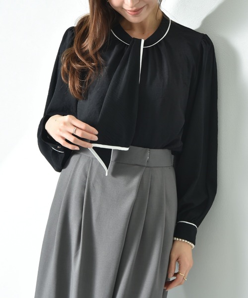 INTERPLANET（インタープラネット）の「【UV・接触冷感】ポーラチーフタイ袖２ＷＡＹブラウス（シャツ/ブラウス・レディース・ベージュ/オフホワイト/ブラック・FREE）」の15枚目の写真