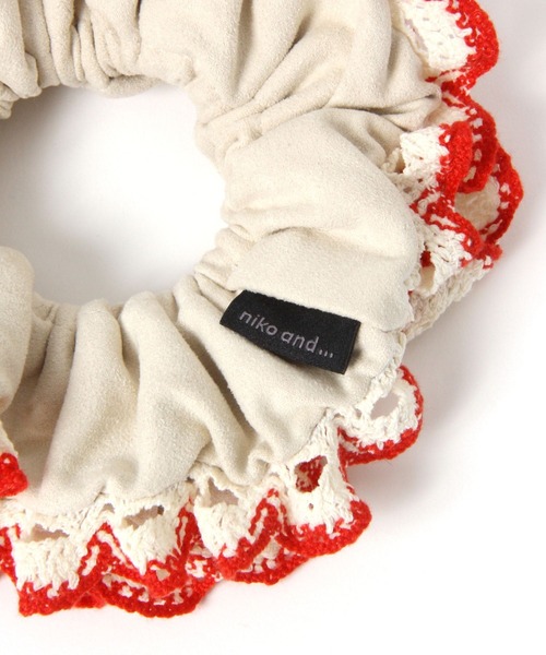 niko and...（ニコアンド）の「レーステープトリムシュシュ（シュシュ・レディース・ブラウン/レッド/ブラック・0）」の5枚目の写真