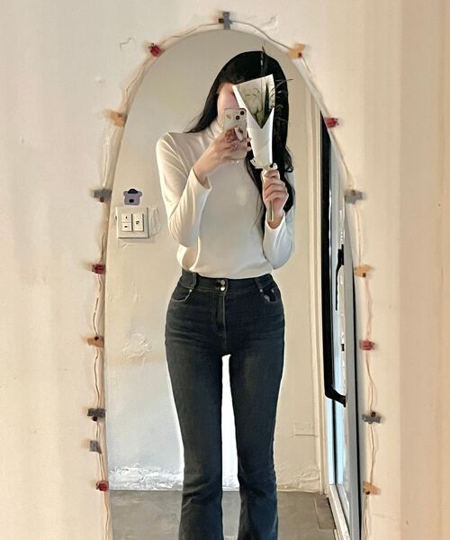 MUSINSA STANDARD WOMAN（ムシンサスタンダードウーマン）の「[ヒートタンダード] ウィメンズ薄起毛スリムタートルネック長袖Tシャツ [クリーム]（Tシャツ/カットソー・レディース・その他・SMALL/MEDIUM/LARGE/X-SMALL）」の11枚目の写真