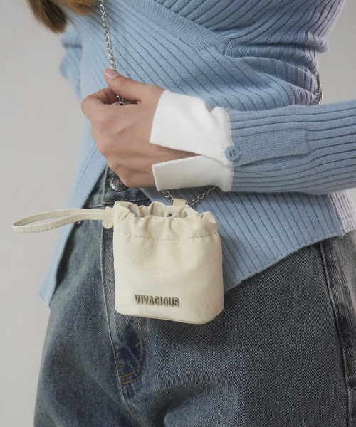 Vivacious(ビバシャス)の「Phoebe Mini Chain Bag - 5COL(メッセンジャーバッグ・レディース・アイボリー/ブラックミックス/グレイッシュブルー/ブラック/ピンク・FREE)」の6枚目の写真
