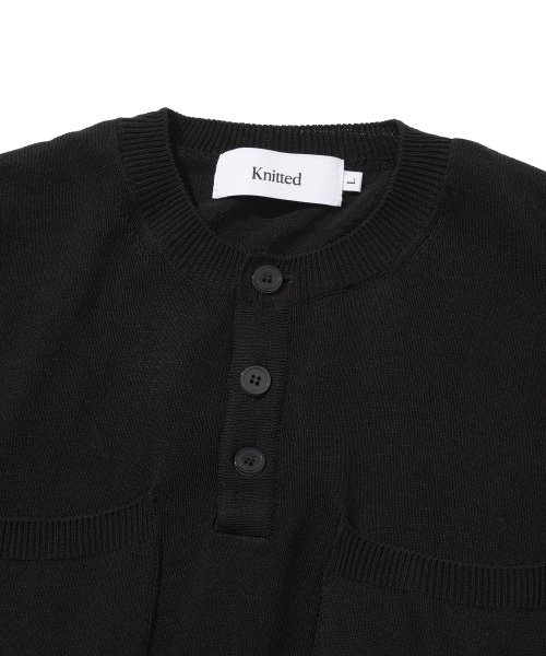 KNITTED（ニッティド）の「リネンヘンリーネックツーポケットニットブラック（ニット/セーター・レディース・その他・MEDIUM/LARGE/X-LARGE）」の2枚目の写真
