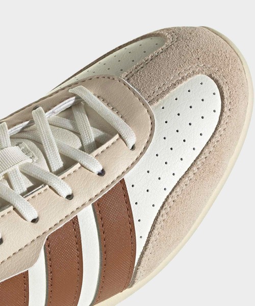 adidas(アディダス)の「バレダ ロー / BARREDA LO / アディダス adidas(スニーカー・レディース・ホワイト・27.0cm/26.5cm/26.0cm/25.5cm/25.0cm/24.5cm/24.0cm/23.5cm/23.0cm/22.5cm/22.0cm)」の4枚目の写真