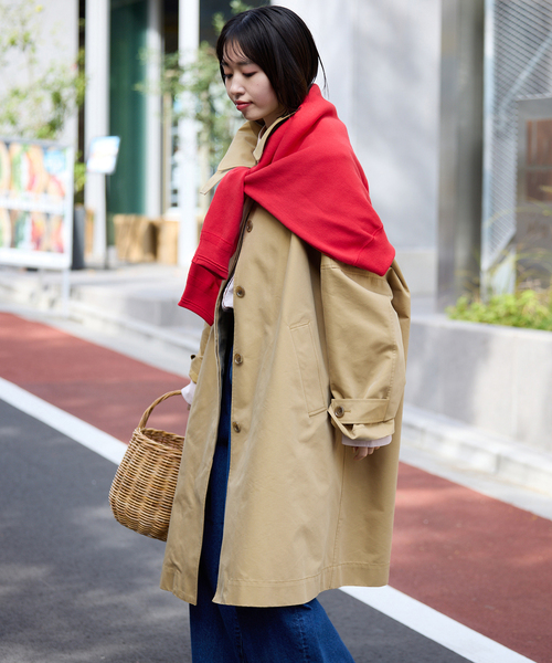 SLOBE IENA（スローブイエナ）の「《ネイビーのみWEB限定》ドルマンスリーブコート（ステンカラーコート・レディース・ベージュ/ネイビー・36/38）」の6枚目の写真