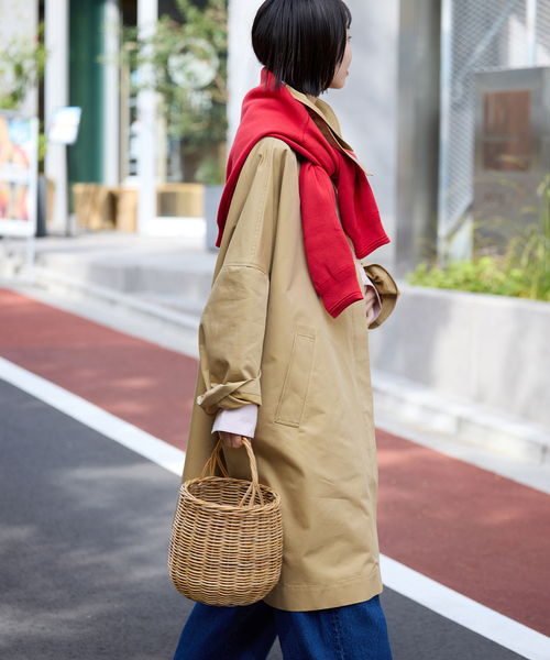 SLOBE IENA（スローブイエナ）の「《ネイビーのみWEB限定》ドルマンスリーブコート（ステンカラーコート・レディース・ベージュ/ネイビー・36/38）」の7枚目の写真