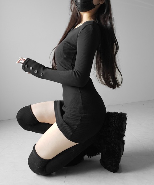 me+em select(ミームセレクト)の「【 2color 】裏起毛ヘンリーネックタイトミニワンピース / urakimo henley neck tight mini onepiece(ワンピース・レディース・ブラック/グレー・FREE)」の12枚目の写真