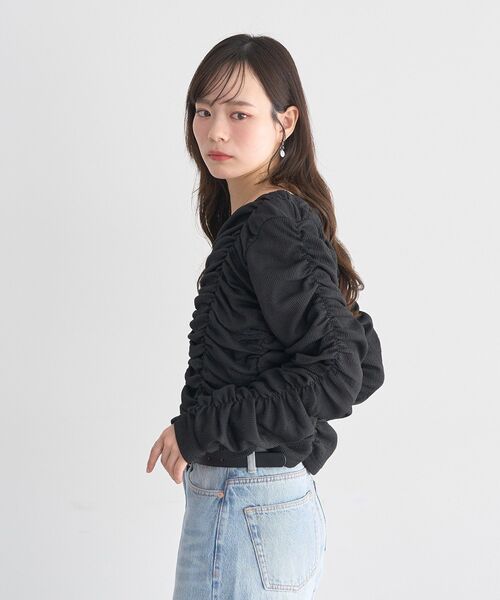 earth music&ecology（アースミュージックアンドエコロジー）の「フロントホックシャーリングトップス（シャツ/ブラウス・レディース・アイボリー/ブラック/モカ・FREE）」の7枚目の写真