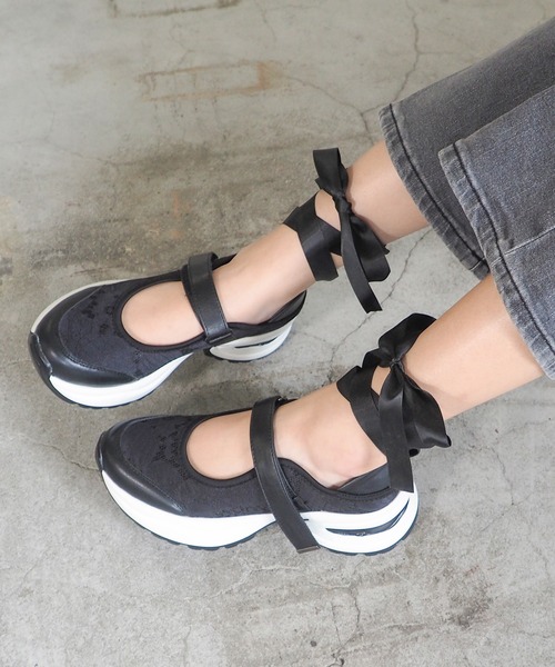 byあしながおじさん（バイアシナガオジサン）の「2WAY厚底バレエスニーカー　8710645（スニーカー・レディース・ピンクベージュ/ブラック/アイボリー・24.5cm/24cm/23.5cm/23cm/22.5cm）」の2枚目の写真