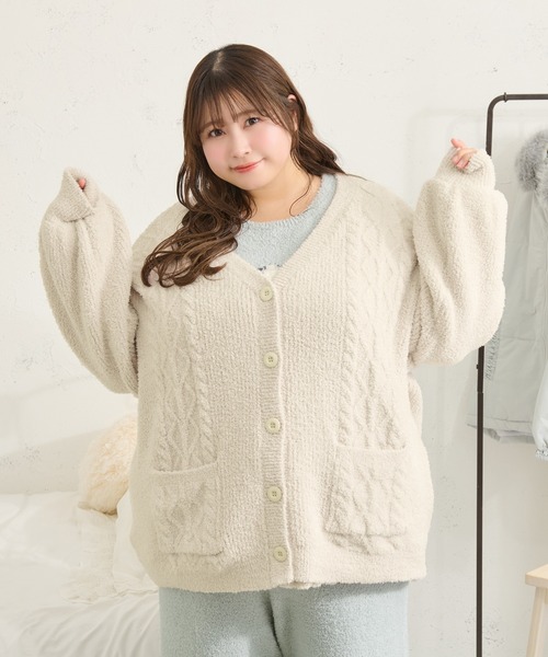 Louiosy(ルオシー)の「【Louiosy】【大きいサイズ】フラッフィーケーブルカーディガン(カーディガン/ボレロ・レディース・アイボリー/ライトブルー・LL/4L)」の8枚目の写真