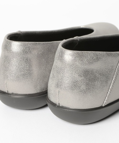 LEPSIM（レプシィム）の「プレーンスニーパー　636588（パンプス・レディース・ブラック/ガンメタ・LARGE/MEDIUM）」の4枚目の写真