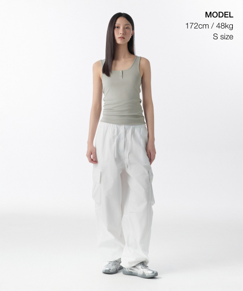 MUSINSA STANDARD WOMAN（ムシンサスタンダードウーマン）の「ウィメンズソフトジャージヘンリータンクトップ[ライトグレー]（Tシャツ/カットソー・レディース・その他・SMALL/MEDIUM/LARGE/X-SMALL）」の2枚目の写真