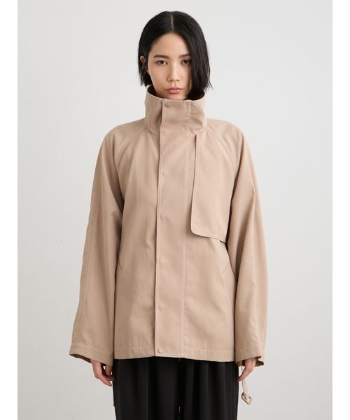 MIESROHE(ミースロエ)の「【セットアップ対応】撥水/リサイクルショートトレンチ(トレンチコート・レディース・カーキ/ホワイト/ベージュ・0/1)」の5枚目の写真