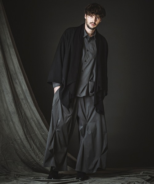 NO ID.(ノーアイディ)の「【NO ID.】Random Tuck Wide Pants / ランダム タック ワイド パンツ(その他パンツ・メンズ・ブラック/グレー・1/2)」の6枚目の写真