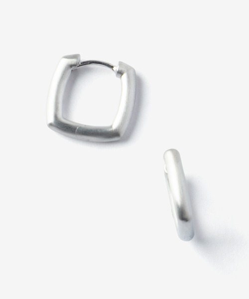 TOM WOOD（トムウッド）の「TOM WOOD Frame Hoops Satin Small トムウッド フレーム フープ サテン   ピアス（ピアス（両耳用）・レディース・シルバー・FREE）」の9枚目の写真