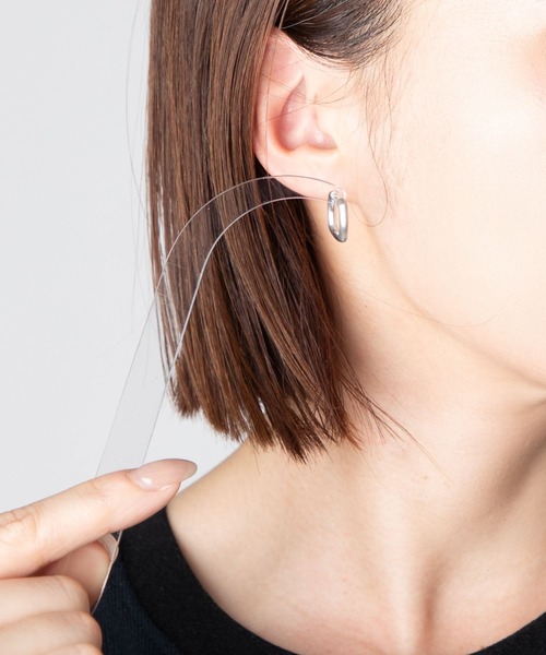 TOM WOOD（トムウッド）の「TOM WOOD Frame Hoops Satin Small トムウッド フレーム フープ サテン   ピアス（ピアス（両耳用）・レディース・シルバー・FREE）」の8枚目の写真