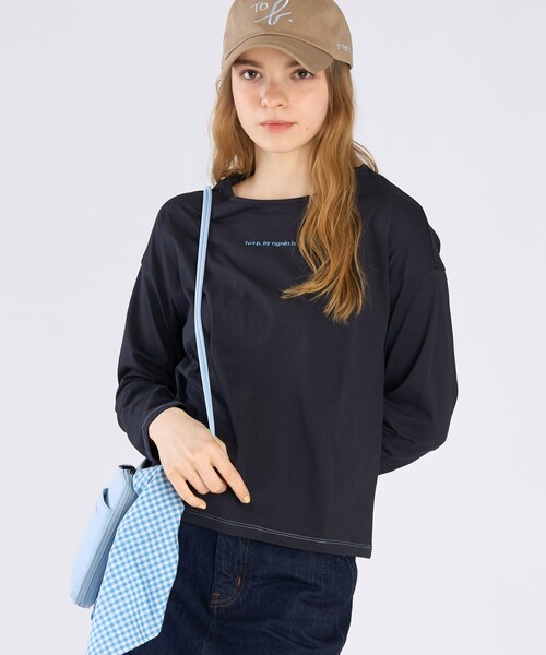 To b. by agnes b.（トゥービーバイアニエスベー）の「カラー ロゴ 刺繍 長袖 Tシャツ（Tシャツ/カットソー・レディース・ブラック系その他・38/40）」の3枚目の写真