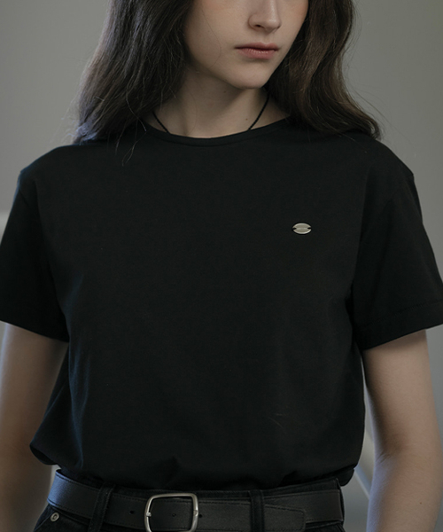 KNOWNBETTER(ノウンベター)の「Soft basic logo T-shirt_Black(Tシャツ/カットソー・レディース・ブラック・SMALL/MEDIUM/LARGE)」の1枚目の写真