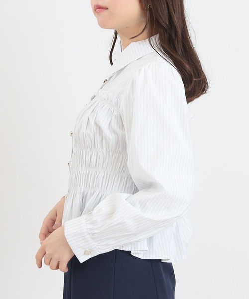 ASTORIA ODIER（アストリアオディール）の「シャーリングクロップドシャツ（シャツ/ブラウス・レディース・アイボリー/サックスブルー・MEDIUM）」の4枚目の写真