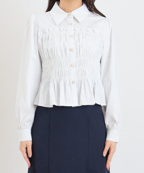 ASTORIA ODIER（アストリアオディール）の「シャーリングクロップドシャツ（シャツ/ブラウス・レディース・アイボリー/サックスブルー・MEDIUM）」の13枚目の写真