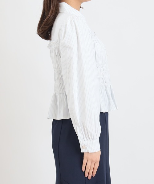 ASTORIA ODIER（アストリアオディール）の「シャーリングクロップドシャツ（シャツ/ブラウス・レディース・アイボリー/サックスブルー・MEDIUM）」の14枚目の写真