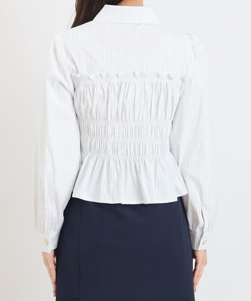 ASTORIA ODIER（アストリアオディール）の「シャーリングクロップドシャツ（シャツ/ブラウス・レディース・アイボリー/サックスブルー・MEDIUM）」の15枚目の写真