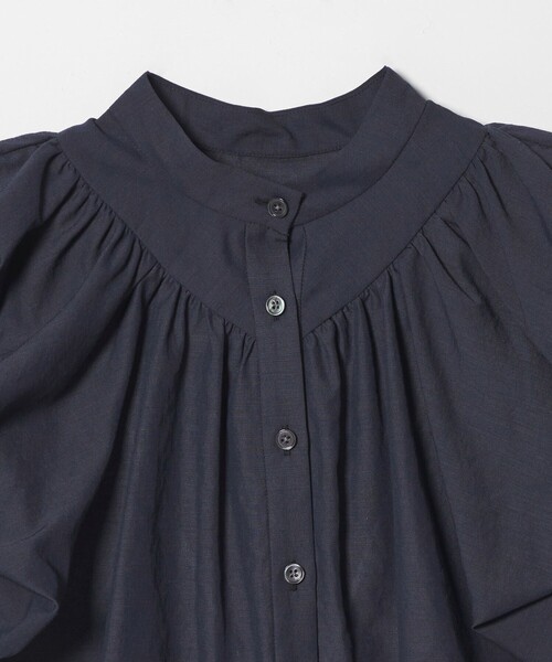 EMMEL REFINES（エメルリファインズ）の「＜EMMEL REFINES＞EM バンドカラー パフスリーブ ブラウス（シャツ/ブラウス・レディース・ホワイト/クリーム/ネイビー・FREE）」の5枚目の写真