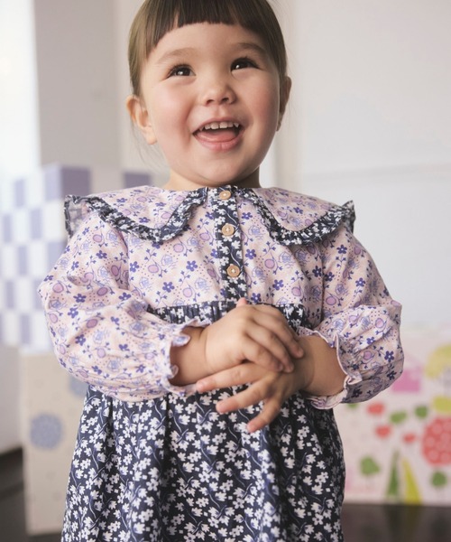 Cath Kidston(キャスキッドソン)の「キッズ ロングスリーブ ワンピース Multi Navy Ditsy(ワンピース・キッズ・ネイビー・100/110/120)」の4枚目の写真
