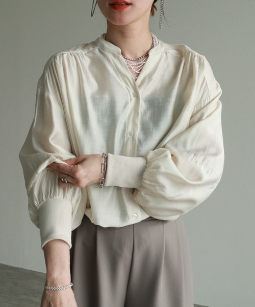 zena(ジェナ)の「袖口リブギャザースキッパーブラウス(シャツ/ブラウス・レディース・ブラック/アイボリー・MEDIUM)」の5枚目の写真