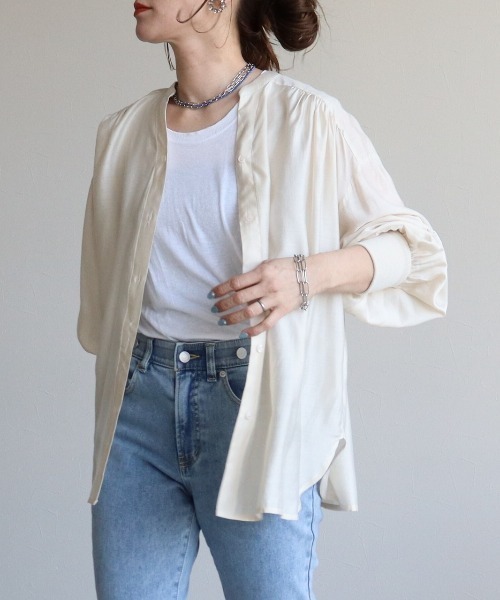 zena(ジェナ)の「袖口リブギャザースキッパーブラウス(シャツ/ブラウス・レディース・ブラック/アイボリー・MEDIUM)」の3枚目の写真