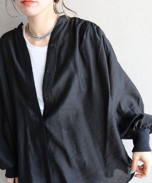 zena(ジェナ)の「袖口リブギャザースキッパーブラウス(シャツ/ブラウス・レディース・ブラック/アイボリー・MEDIUM)」の14枚目の写真