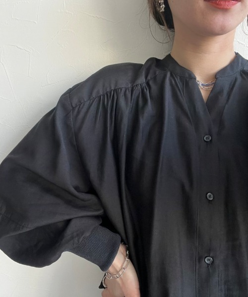 zena(ジェナ)の「袖口リブギャザースキッパーブラウス(シャツ/ブラウス・レディース・ブラック/アイボリー・MEDIUM)」の20枚目の写真